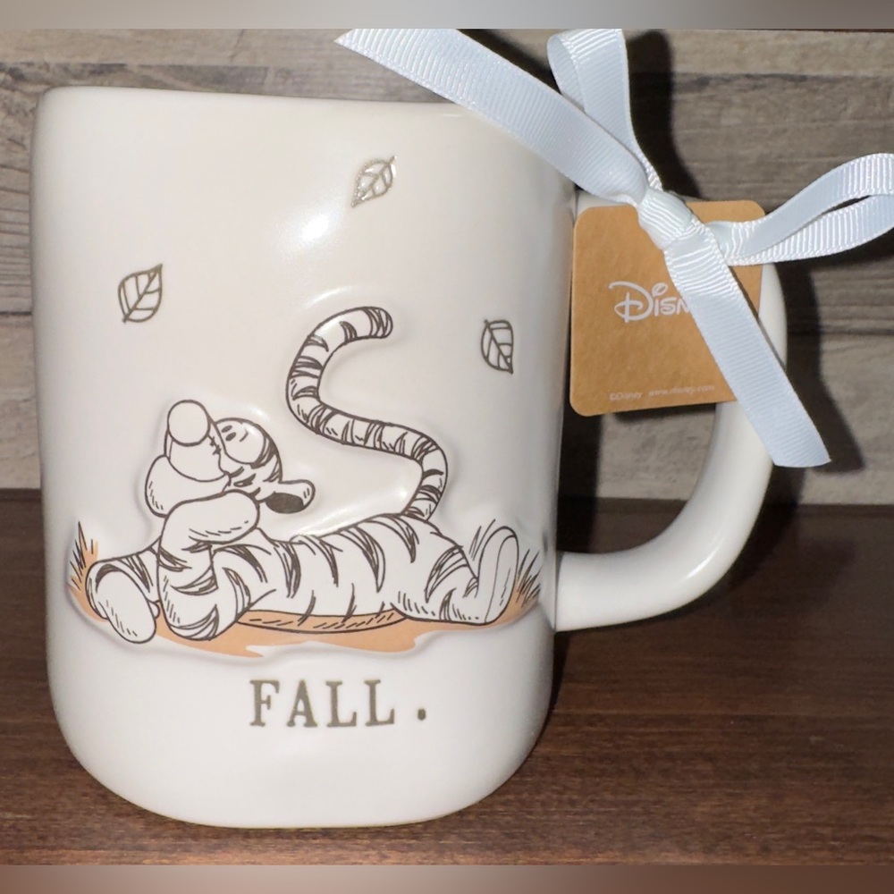 Super Cute 🥰 Disney Winnie The Pooh Tigger “FALL” Mug by Rae Dunn - New